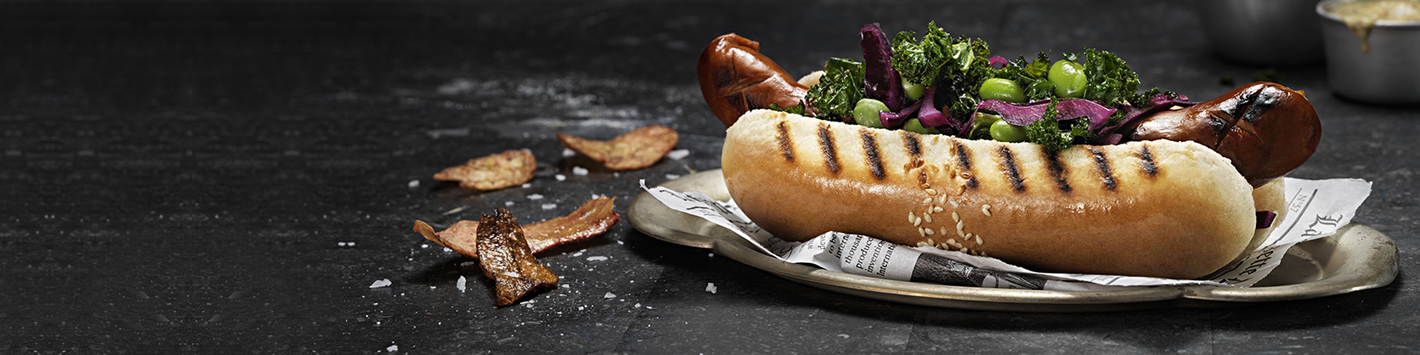 Glazed hot dog bun med chorizo